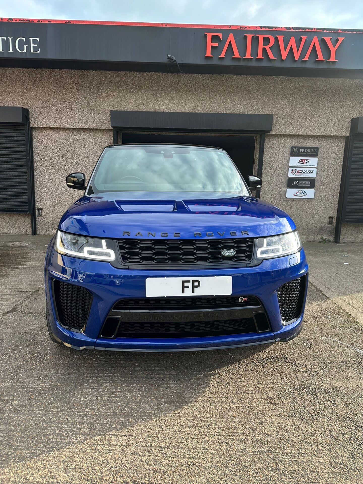 Range Rover SVR — view 5