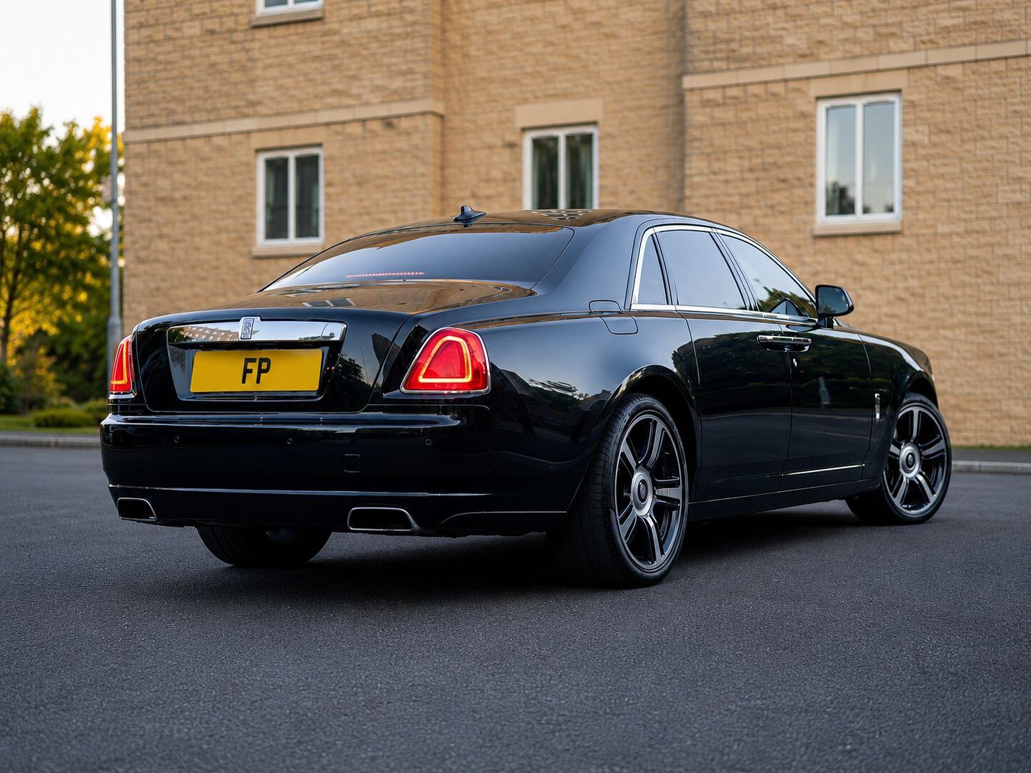 Rolls-Royce Ghost — view 3