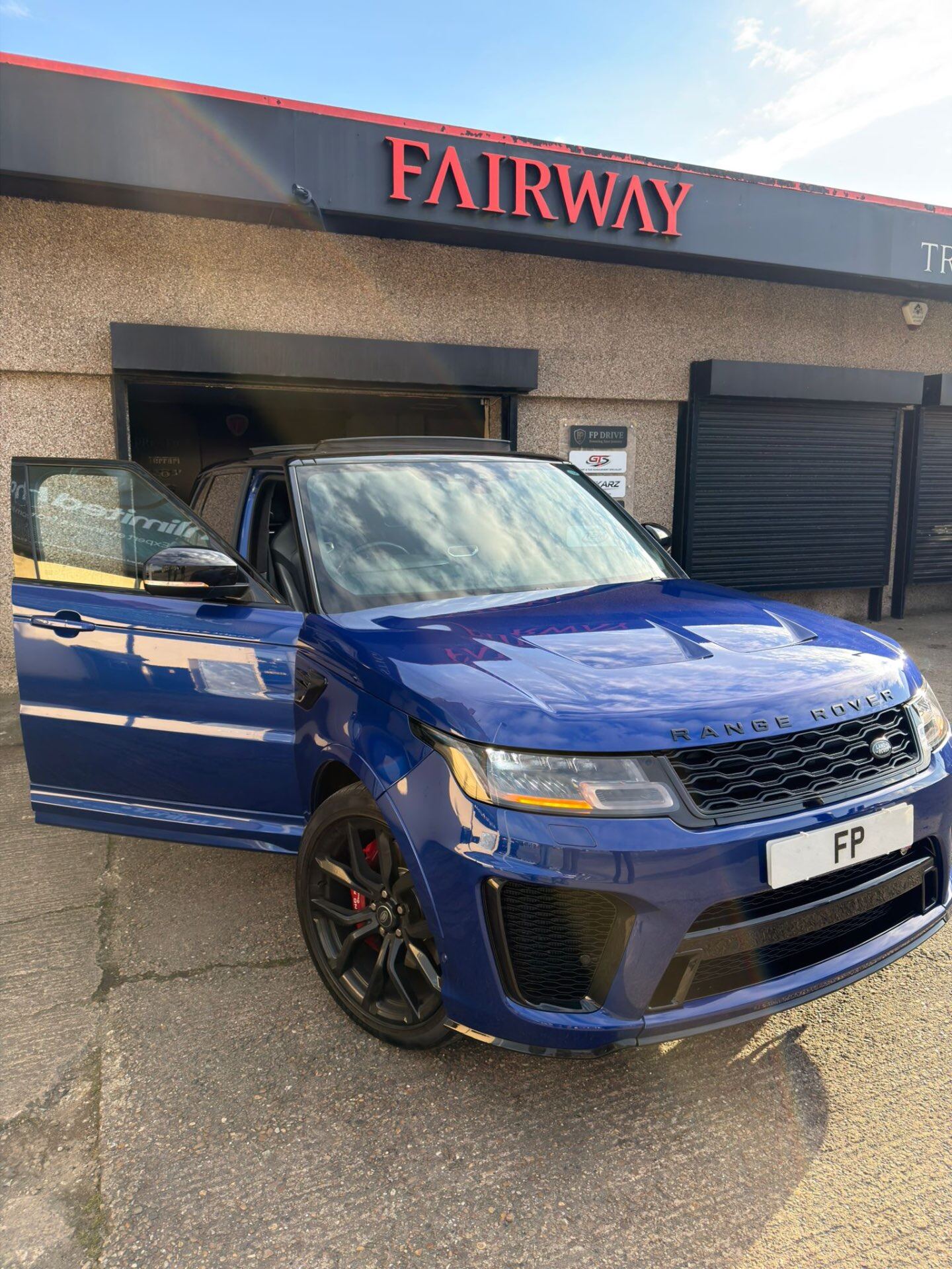 Range Rover SVR — view 12