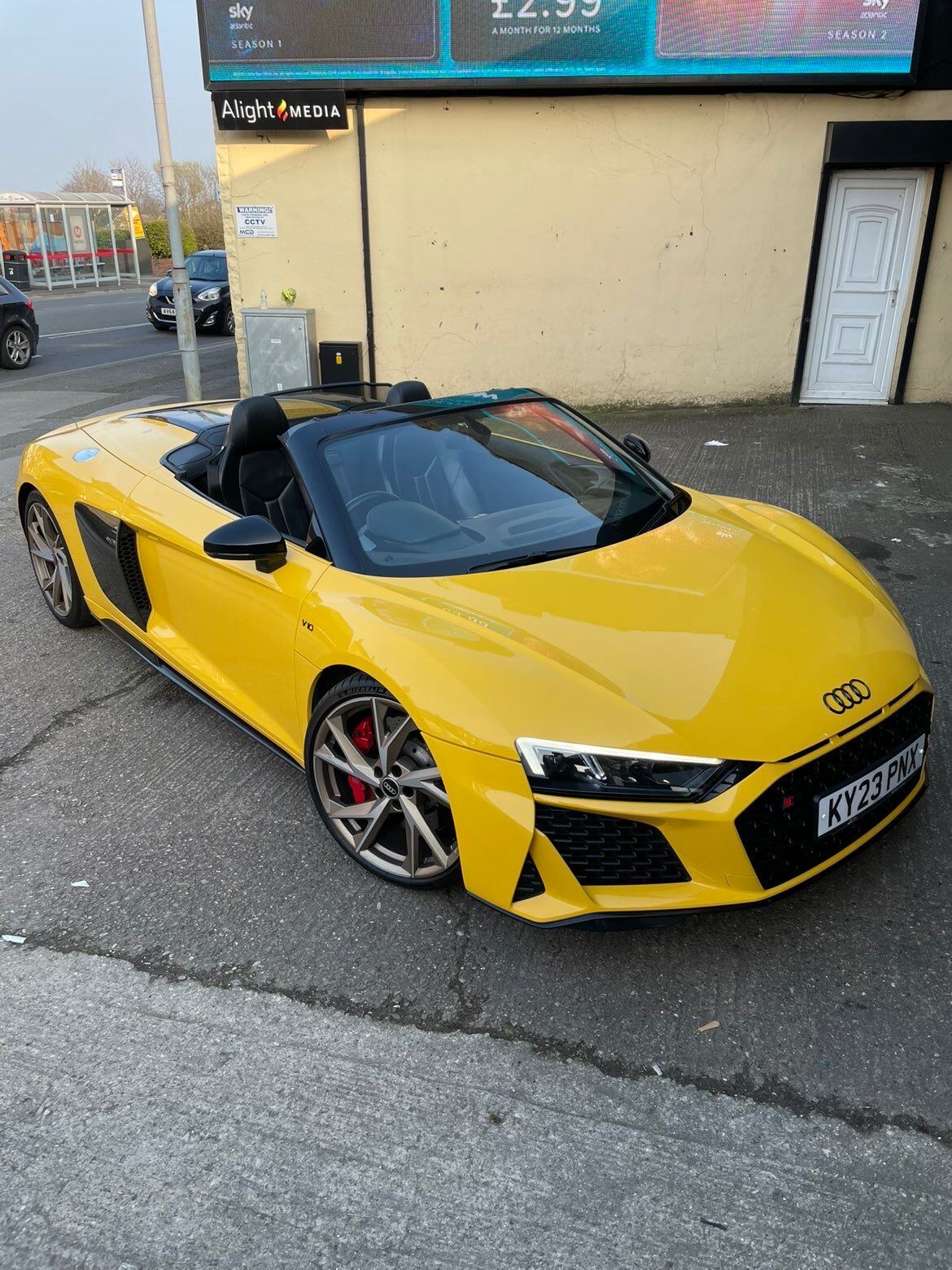 Audi R8 Spyder — view 4