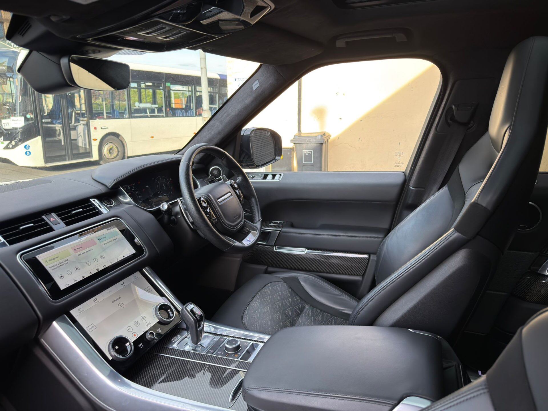 Range Rover SVR — view 16
