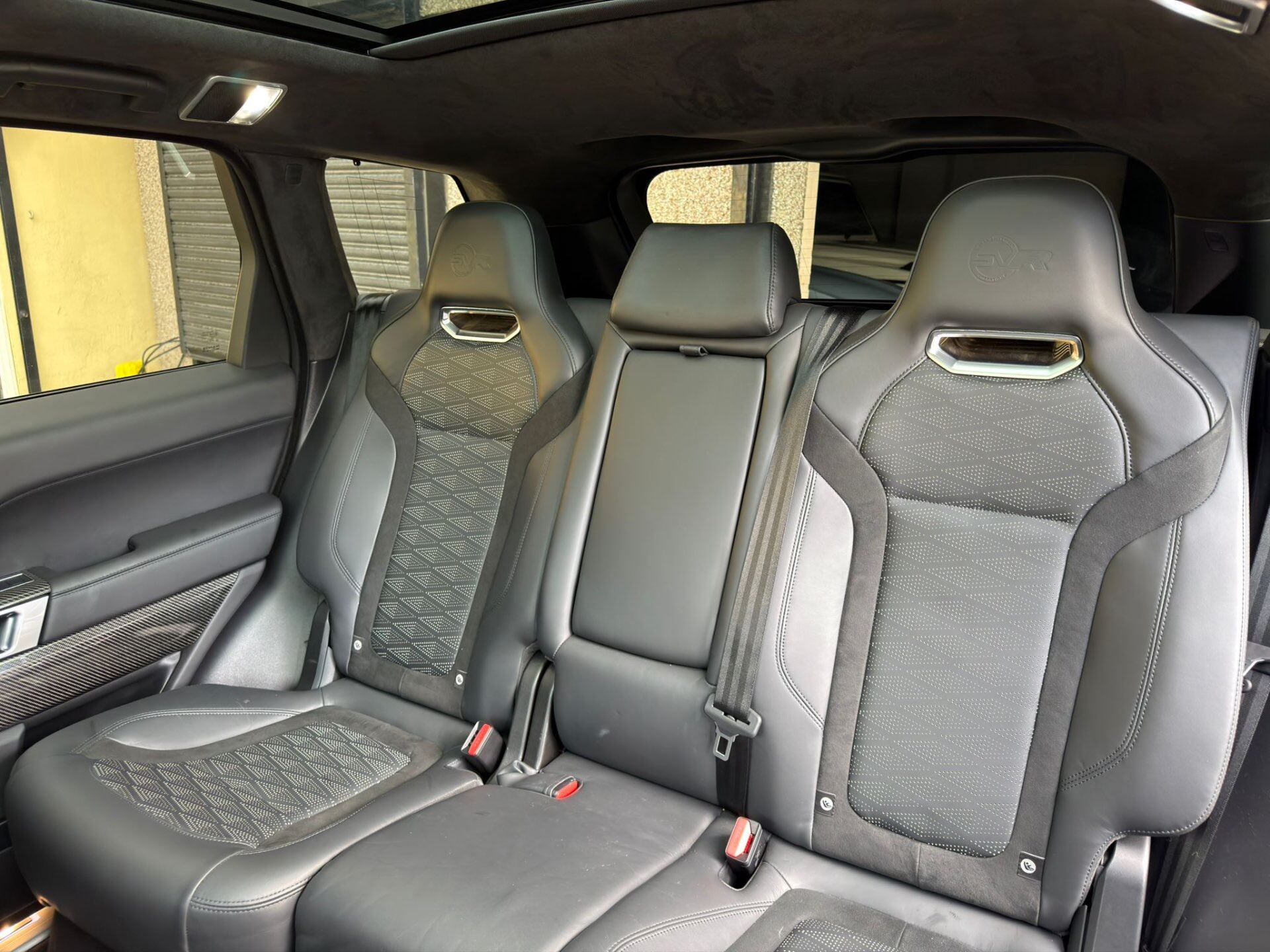 Range Rover SVR — view 19