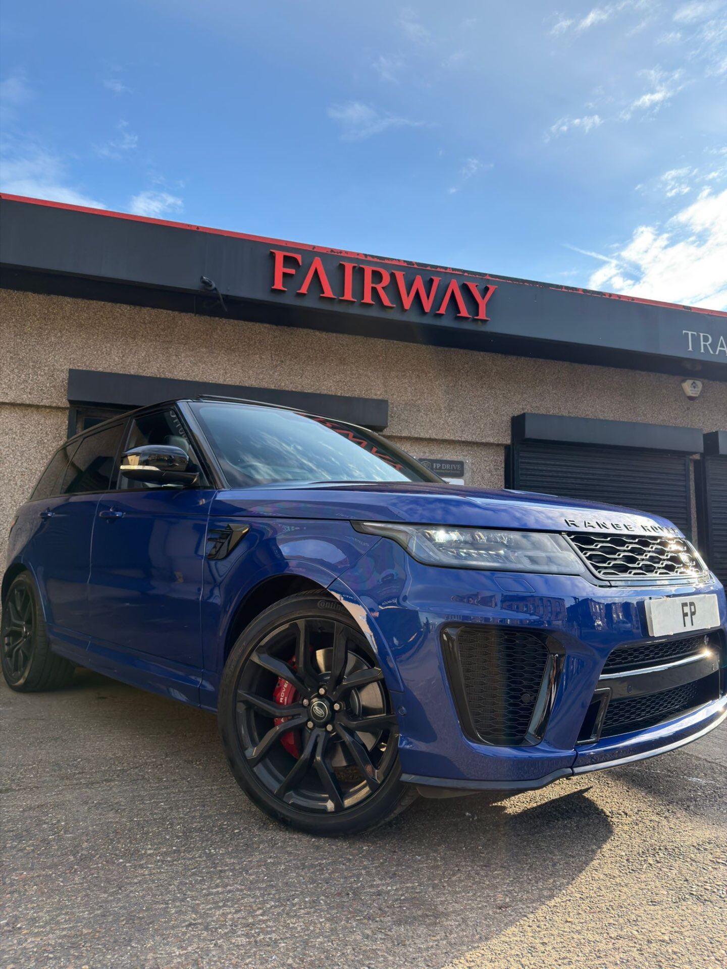 Range Rover SVR — view 2