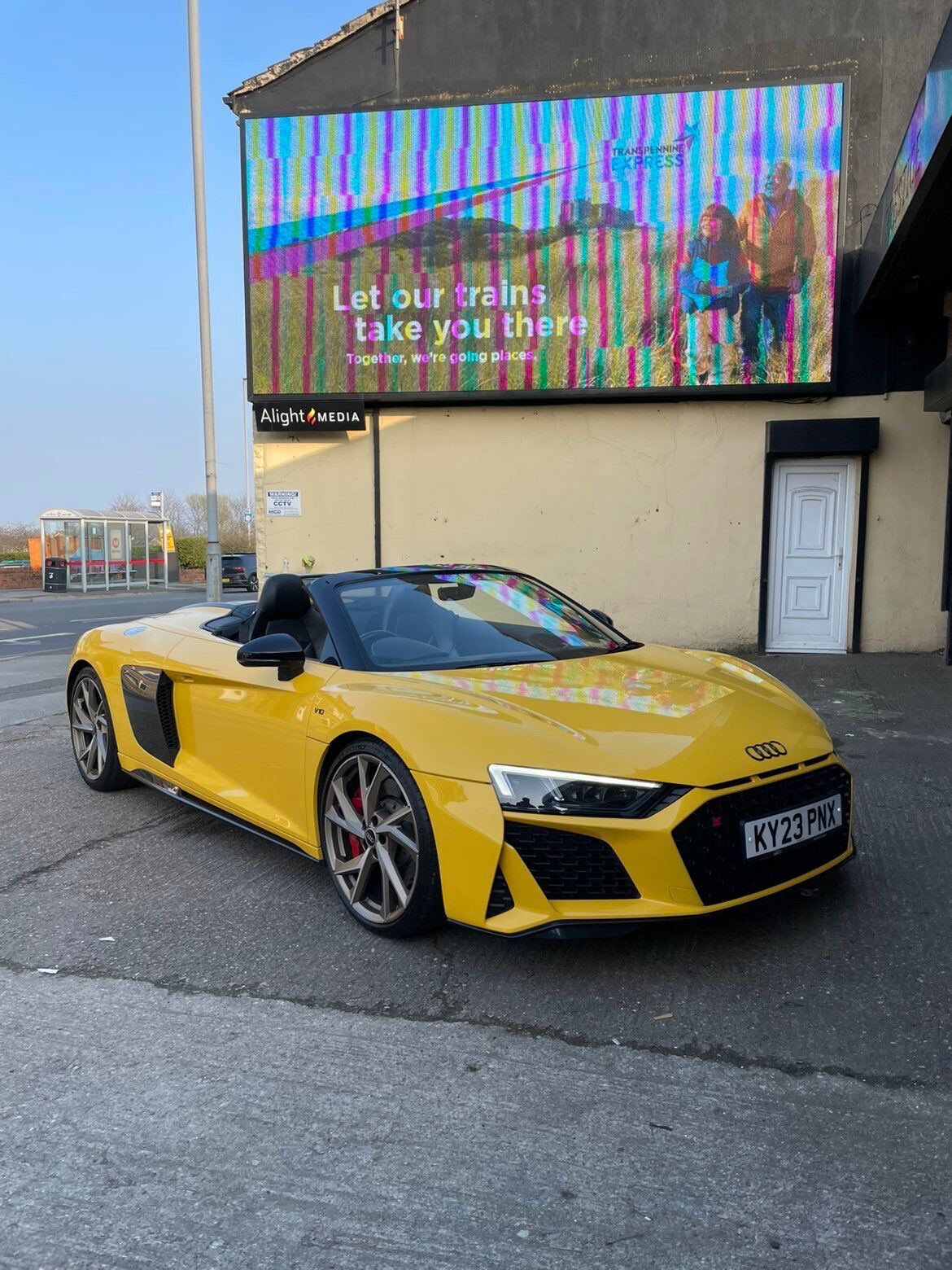 Audi R8 Spyder — view 2